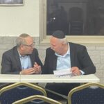 Yaakov Borovsky and Yorav Ramati after signing the agreement (Photo: Ariel Neuman)
