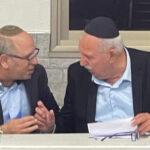 Yaakov Borovsky and Yorav Ramati after signing the agreement (Photo: Ariel Neuman)