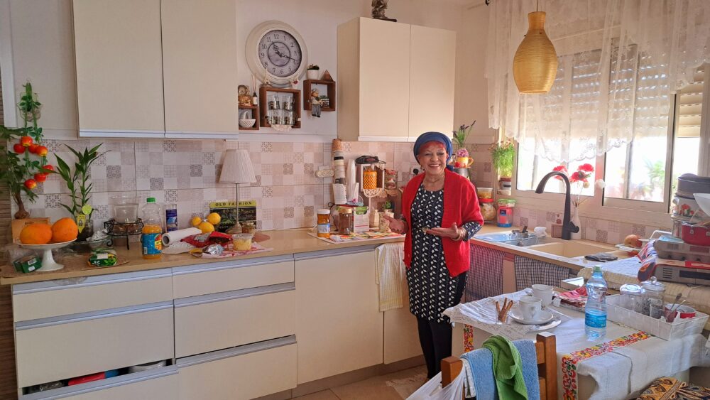 עליזה אלקיים-עבאדי - בממלכת המטבח (צילום: רחלי אורבך)