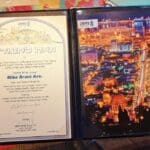 עוזי אברהם, תעודת ההוקרה- "שדרות מייק ברנט" ליד אצטדיון קריית אליעזר (צילום: רחלי אורבך)