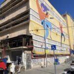 מבנה מוזנח ומתפורר – המבנה המרכזי של שוק תלפיות – מרץ 2024 – חיפה (צילום: ירון כרמי)