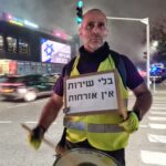 מפגין נגד השתמטות מצה״ל – בלי שירות אין אזרחות – חיפה – 27/4/24 (צילום: יעל הורוביץ)