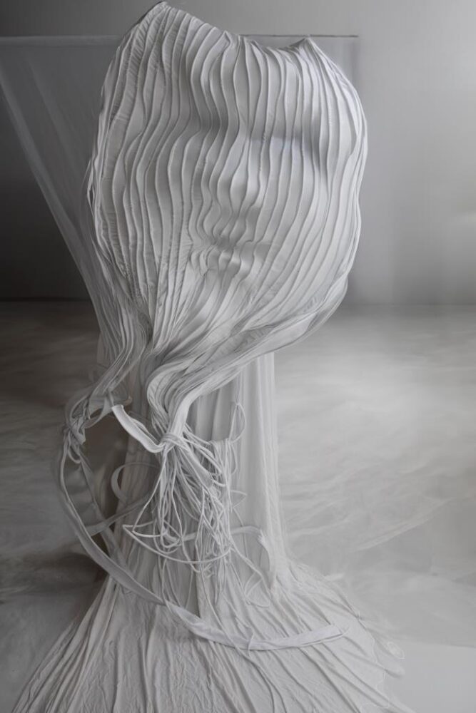 מרינה מוחין - מתוך התערוכה ״קמופלאז'״ (צילום: אלה פיינשטיין ואילן מור יוסף)