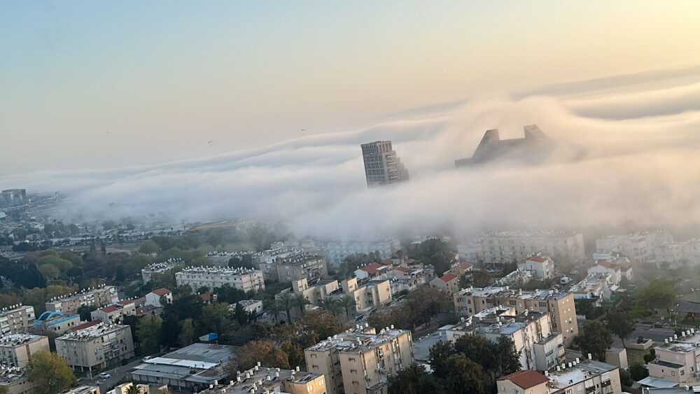 ערפל סמיך בחיפה (צילום: דודי מייבלום)