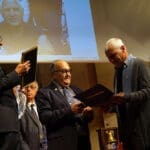 אנשי רוטרי הוד הכרמל מעניקים את אות פול האריס לחיים ילין (צילום: ירון כרמי)