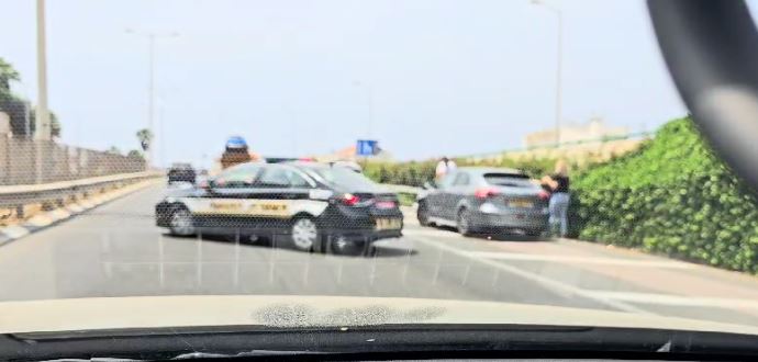 תאונה בשדרות ההגנה בחיפה - סמוך למחלף אלנבי - 29/4/24 (צילום: דודי מיבלום)