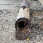 צינור חלוד – סתום – חלודה (צילום: ירון כרמי)