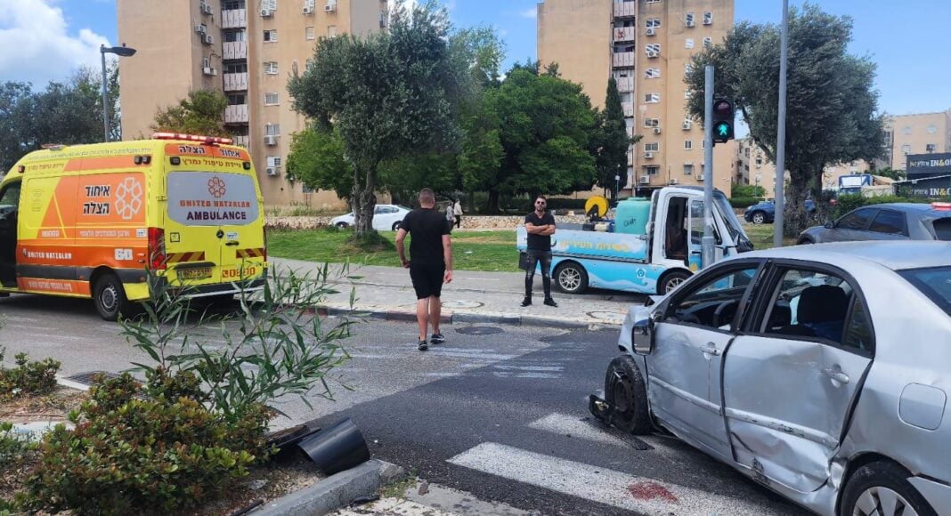 פצוע בינוני ופצועה קל בתאונה בקרית ים (צילום: איחוד הצלה)