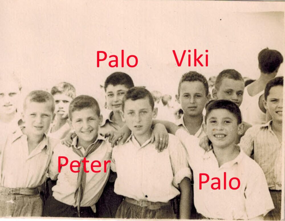 עזריאל דנסקי וחבריו לעליית הנוער ביום העלייה לישראל 15.9.1949 (אלבום פרטי)