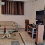 בבית ד"ר איל בראון – מערכת השמע אשר בחדר המגורים (צילום: רחלי אורבך)