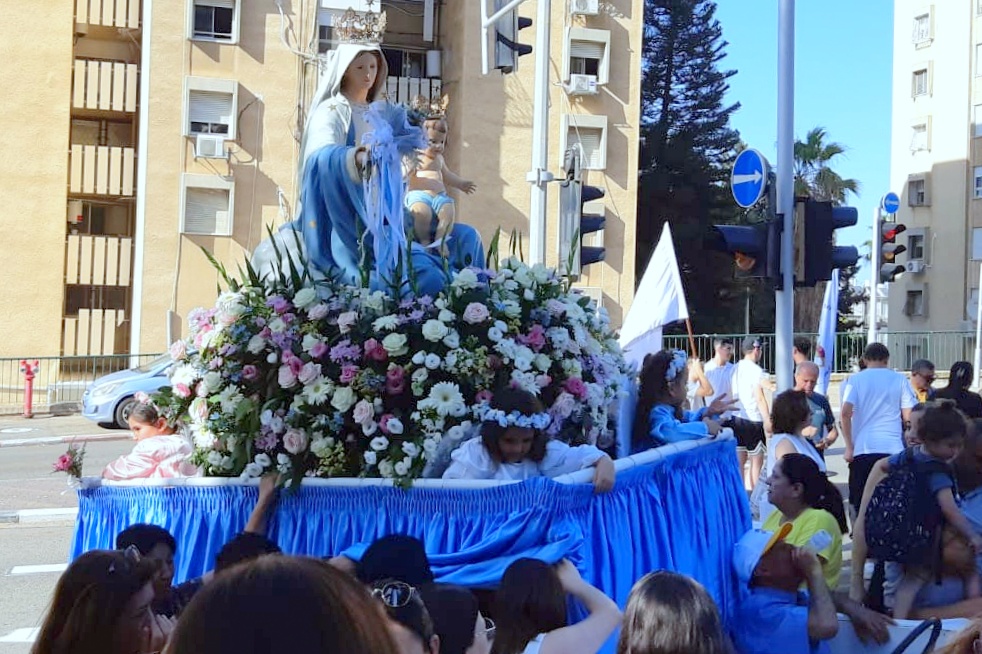 תהלוכת "מריה הקדושה" בחיפה (צילום: אדיר יזירף)