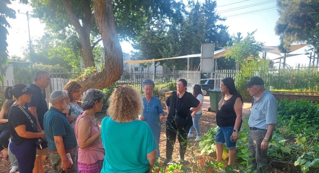 קורס גידול צמחי מאכל בקריית אתא (צילום: קריית אתא)