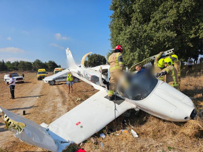 זירת התרסקות מטוס קל באזור כפר גליקסון (צילום: מד