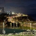 טיילת חוף הים של נתניה – הצוק (צילום: ירון כרמי)