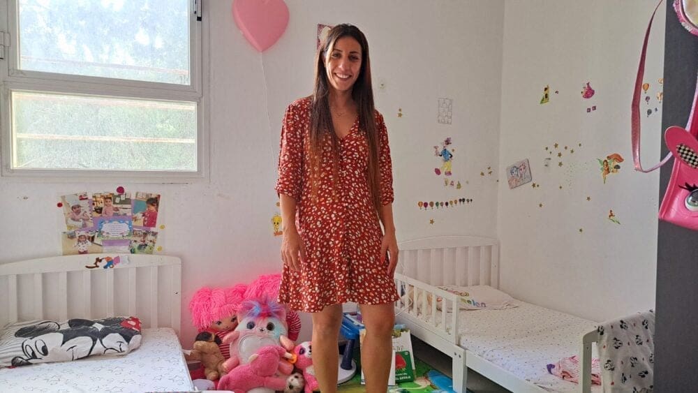 רוזאן שחאדה – בחדר הבנות – גם אימא במשרה מלאה (צילום: רחלי אורבך)