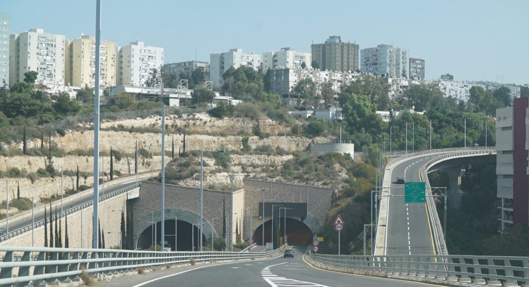 מנהרות הכרמל ומחלף הגרנד קניון (צילום: ירון כרמי)