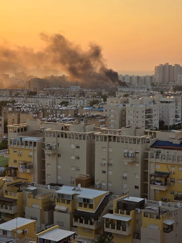 נפילות בקריית ים (צילום: יפים גיידר)