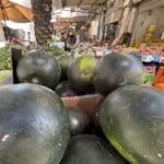 אבטיחים בשוק – ואדי ניסנאס – חיפה (צילום: ירון כרמי)