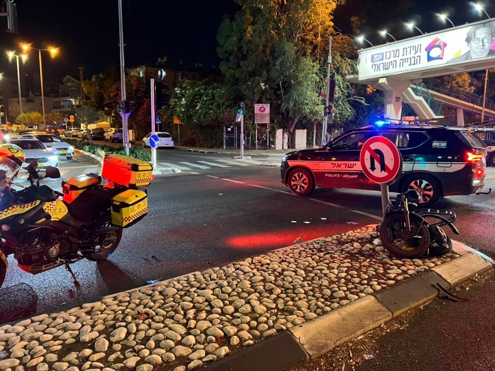 רוכב אופניים נדרס בקריית חיים • מצבו אנוש (צילום: מד"א)