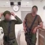 חיילים עם הכובע המחמם של נעמי