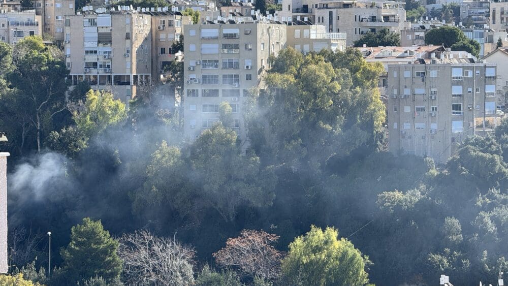 שריפה ברחוב בית לחם (צילום: ירון כרמי)