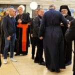כנסיות וקהילות נוצריות בחיפה – נכבדים וקהל חיפאי בערב פתיחת התערוכה (צילום: לואיזה בל-אשכנזי)