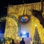 כנסיית 'סנט ג'וזף' – מוארת עם קישוטי חג המולד (צילום: רחלי אורבך)