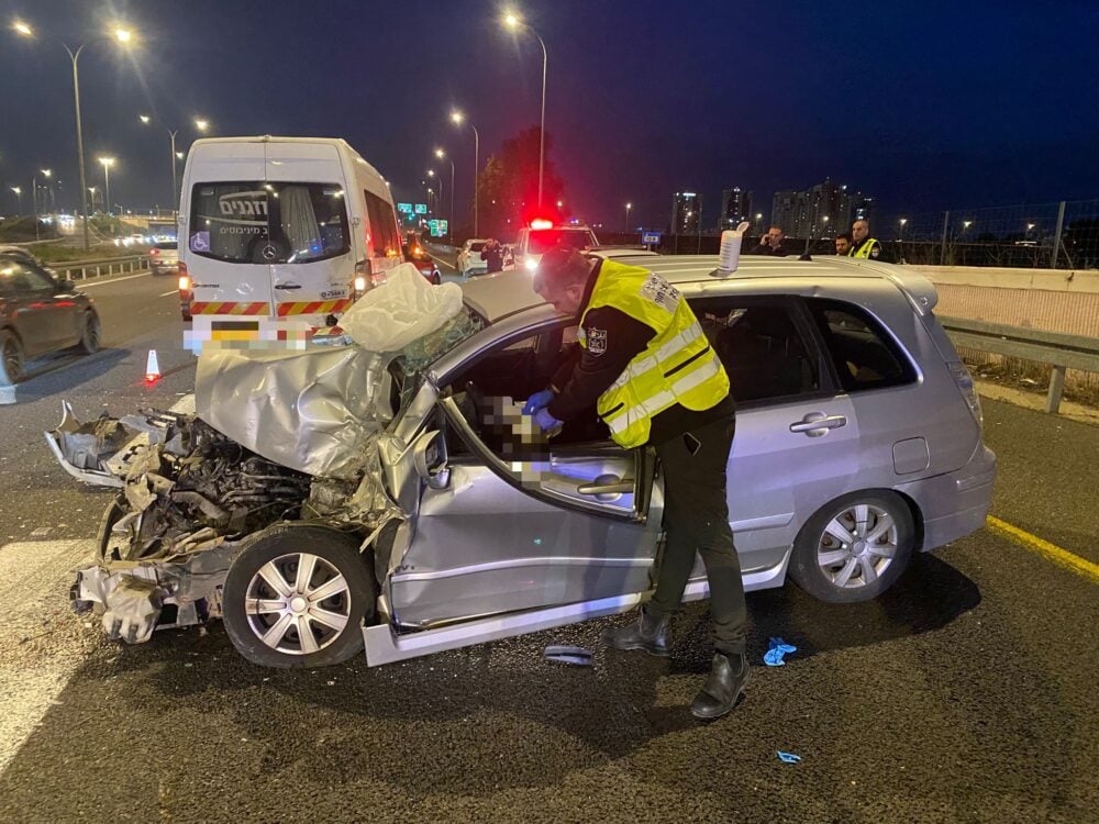 תאונת דרכים קטלנית בכביש 22 סמוך למחלף ביאליק: הרוג ושלושה פצועים (צילום: זק"א)