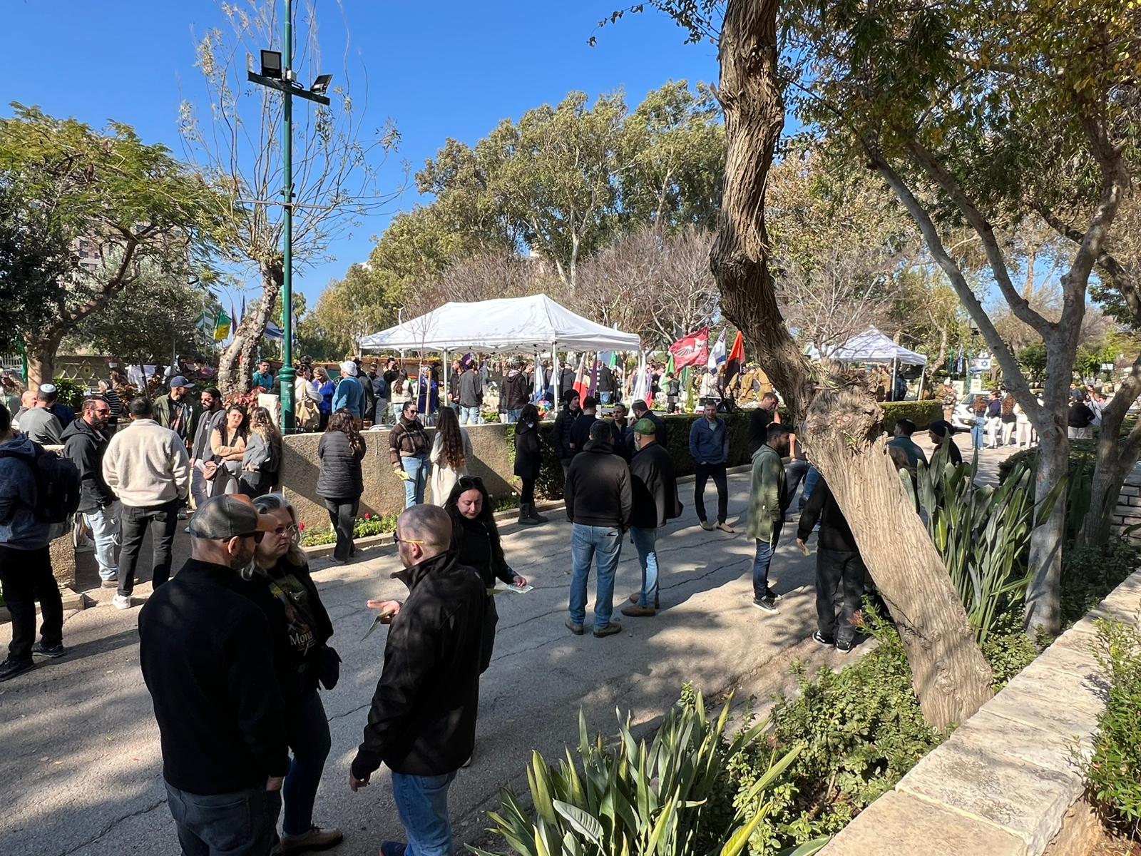 שלוש אזכרות באותה שעה בחיפה: אברהם נויפלד, לוחם באגף המבצעים בשב״כ • שירה צור, צוערת קורס קצינים בצה״ל • מתן לזר, רב-נגד בכיר (צילום: חבר לעבודה)