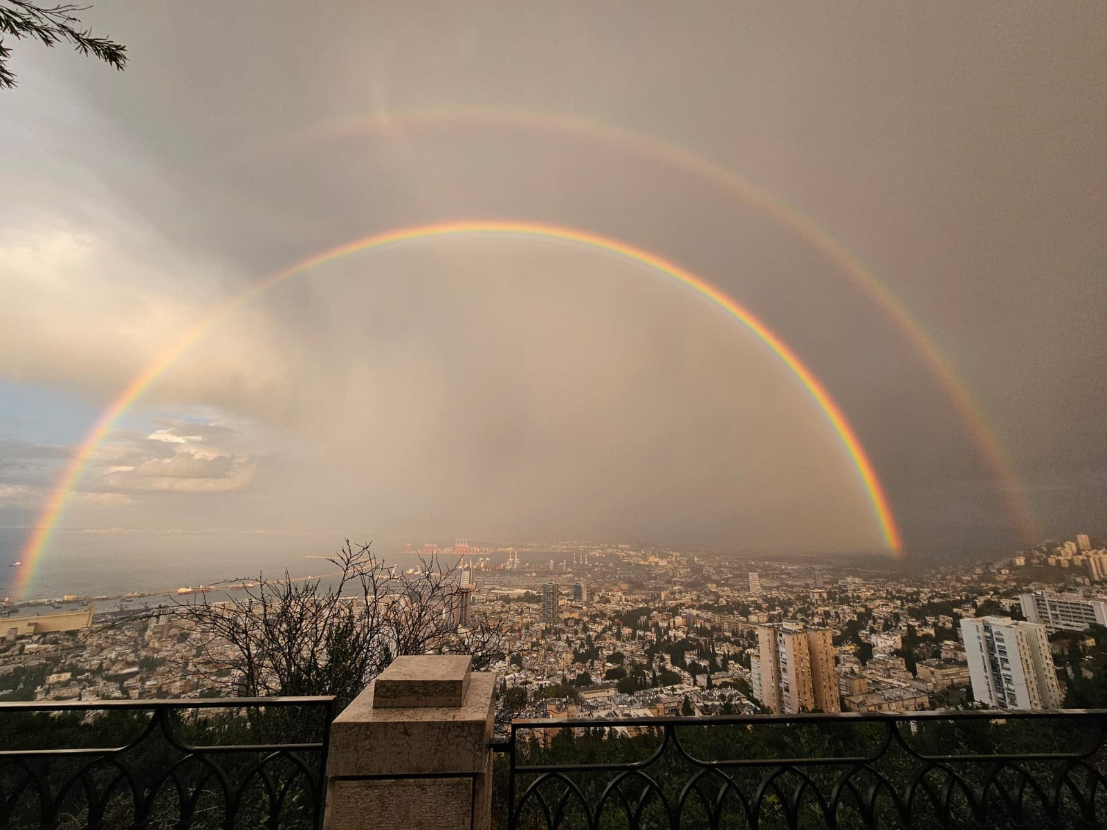 קשת כפולה בחיפה (צילום: תומר שלו)
