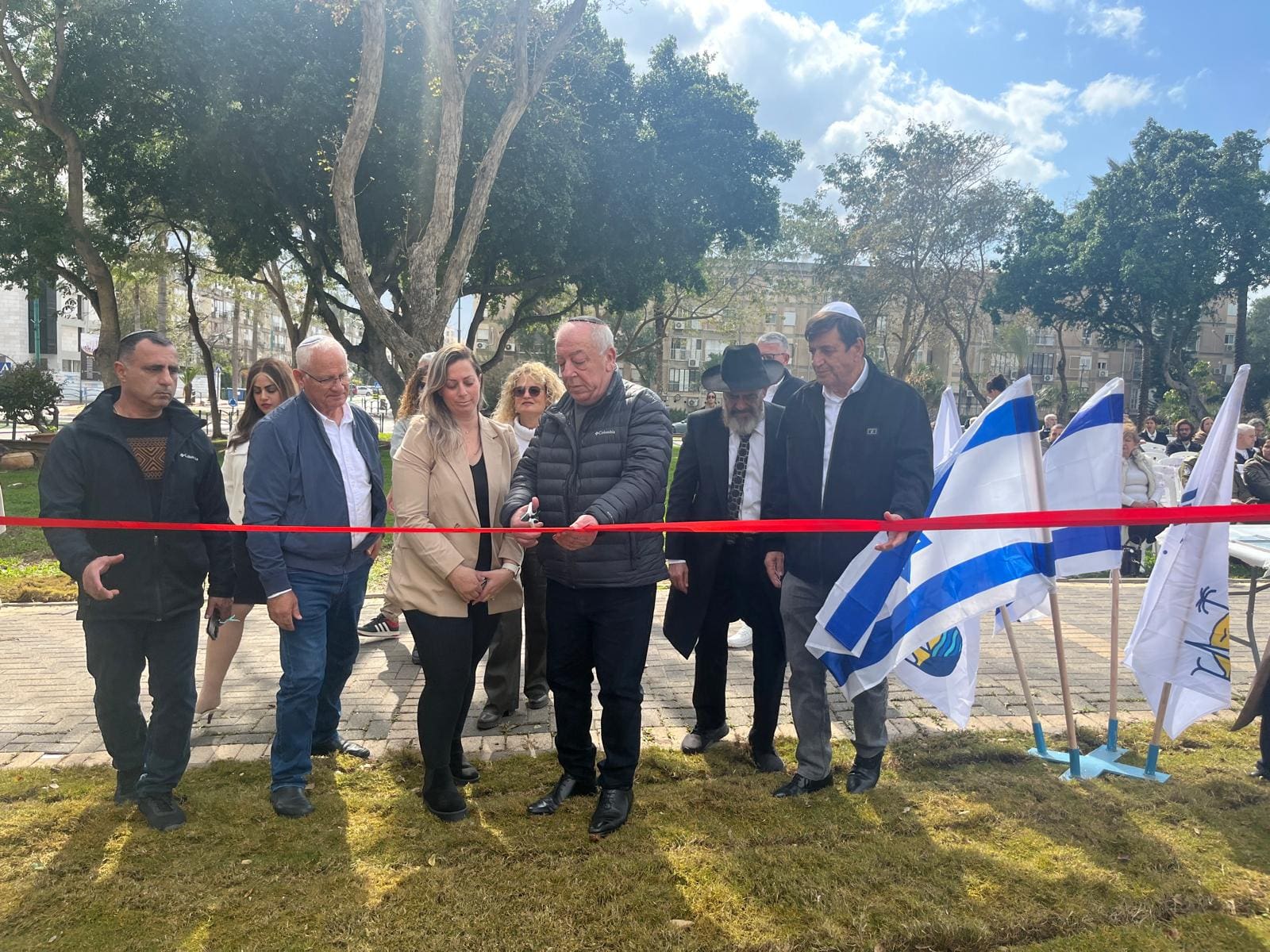 גן ״עץ החיים״ • לזכרם של נרצחי השבעה באוקטובר ונופלי מלחמת חרבות ברזל (צילום: קריית ים)