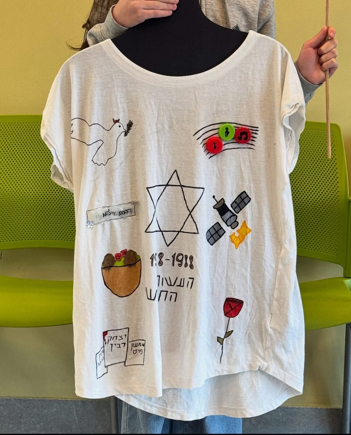 אחד הדגמים בתצוגת האופנה (צילום: שירי וייצנר)