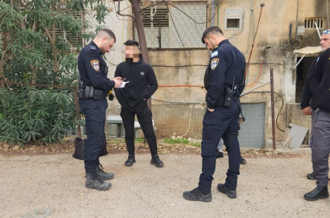 פקחי יחידת האופנועים של עיריית חיפה עם שוטרי משטרת ישראל - לאחר הפיגוע: שב