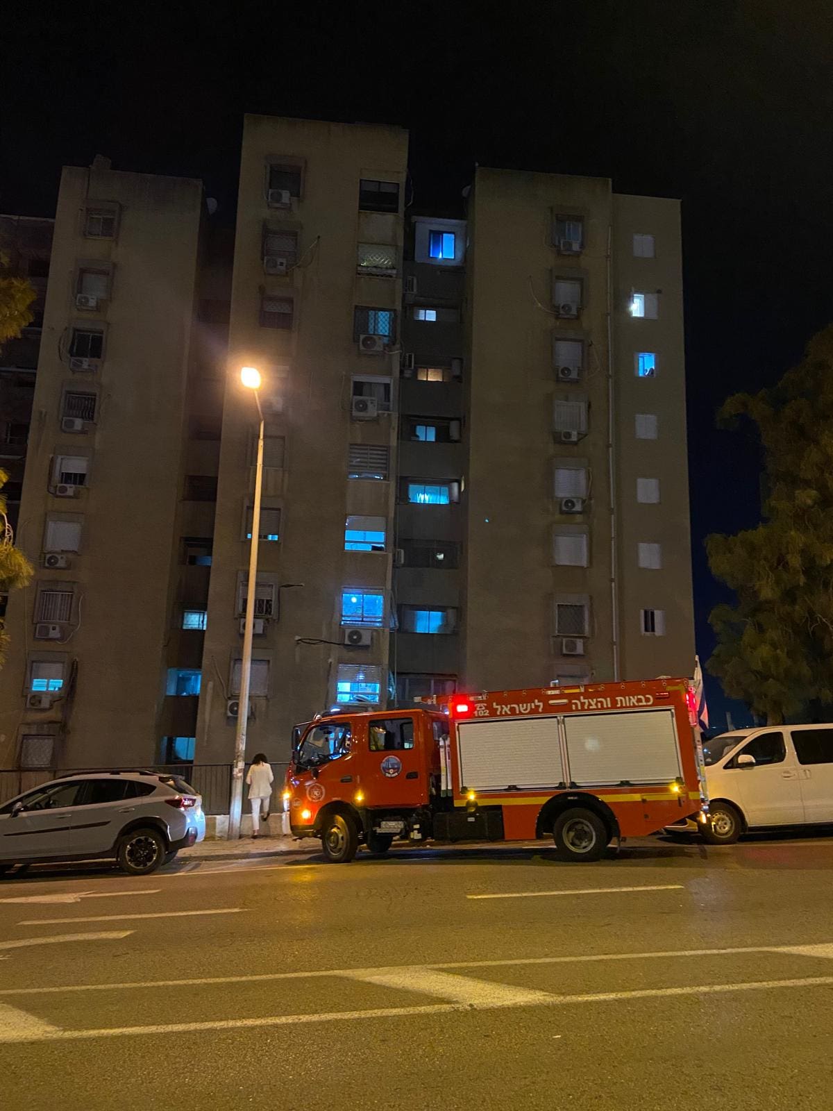 דליפת גז בבניין גבוה ברחוב הגפן (צילום: כבאות והצלה)