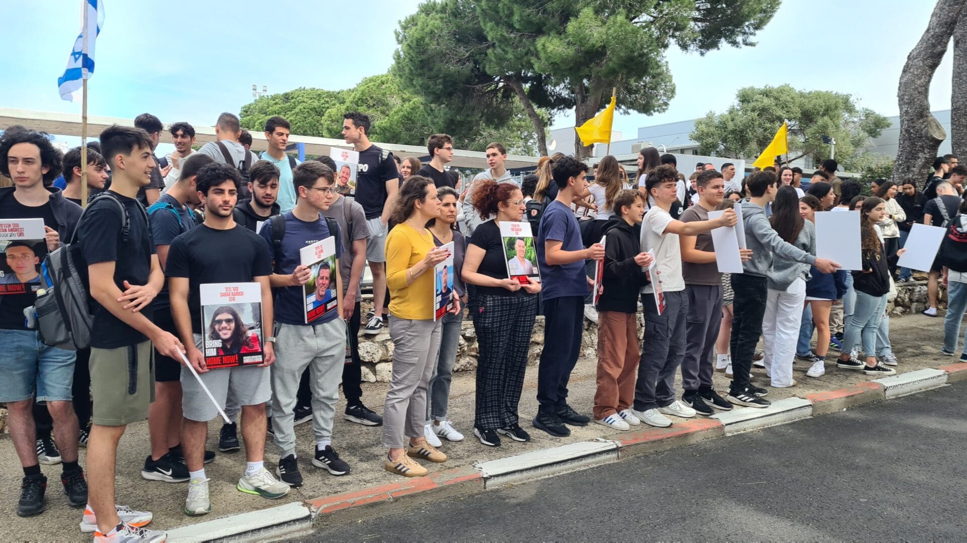 לחטופים אין מועד ב', קריאת בני הנוער בחטיבה העליונה בית בירם (צילום: יעל הורוביץ)