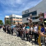 תיכון עירוני חוגים, דובר: גדי עמיחי, אחיינו של עודד ליפשיץ ז"ל. (צילום: סתיו עמר)
