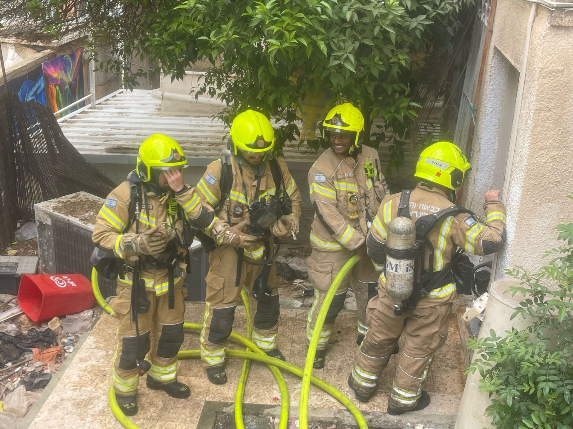 שריפה בדירה ברח' ברזילי (צילום: כבאות והצלה)