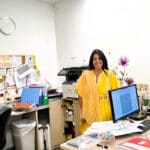 ד"ר קרן אור חן – חיוך והכלה במזכירות המרכז הקליני (צילום: רחלי אורבך)