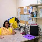ד"ר קרן אור חן – במשרדה (צילום: רחלי אורבך)