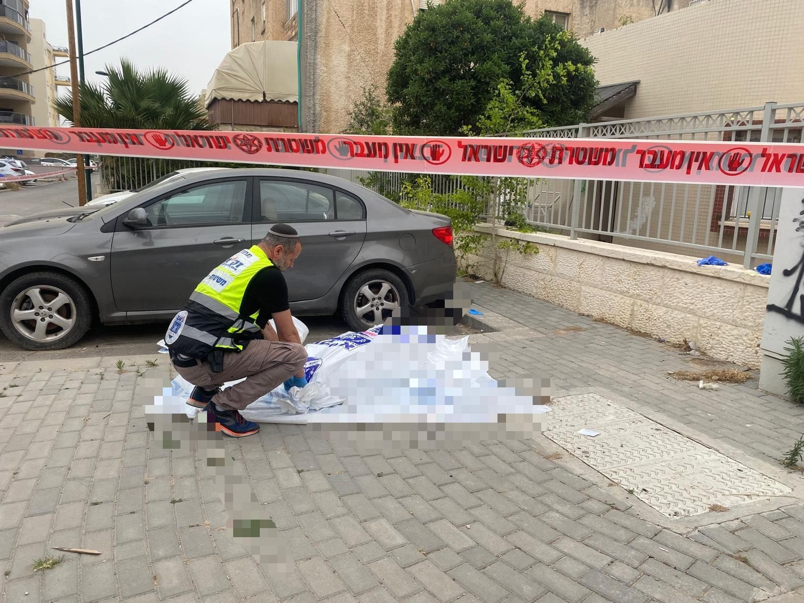 עדר אותר ללא רוח חיים בתוך רכב נטוש בקריית אתא - 23/4/25 (צילום: זקא)