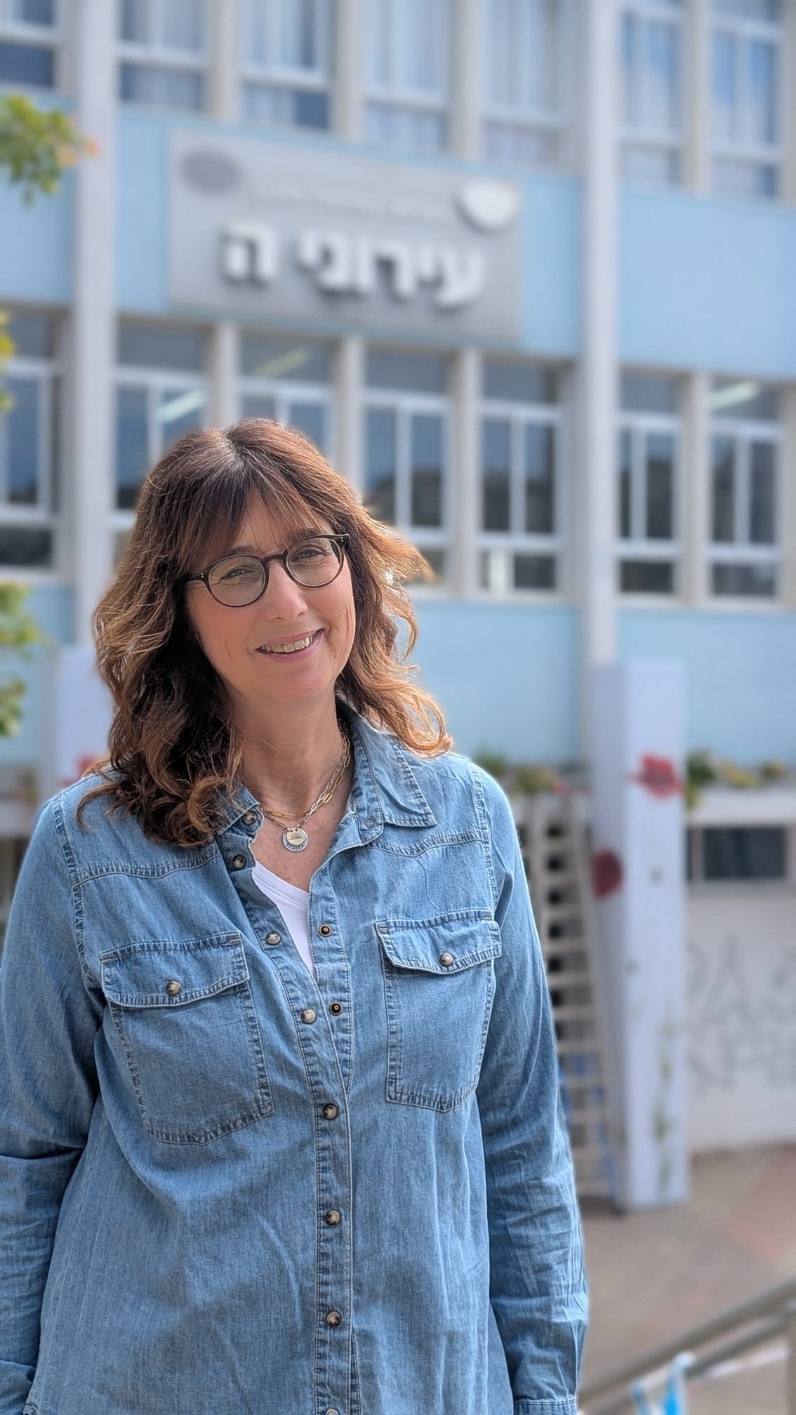 מנכ