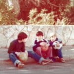 יוסי קורי – במרכז ומימינו אחיו – תמונת ילדות (צילום: אלבום פרטי, משפ' קורי)