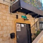סטפ-אין – הגלריה שברחוב מדרגות הנביאים 7 (צילום: רחלי אורבך)