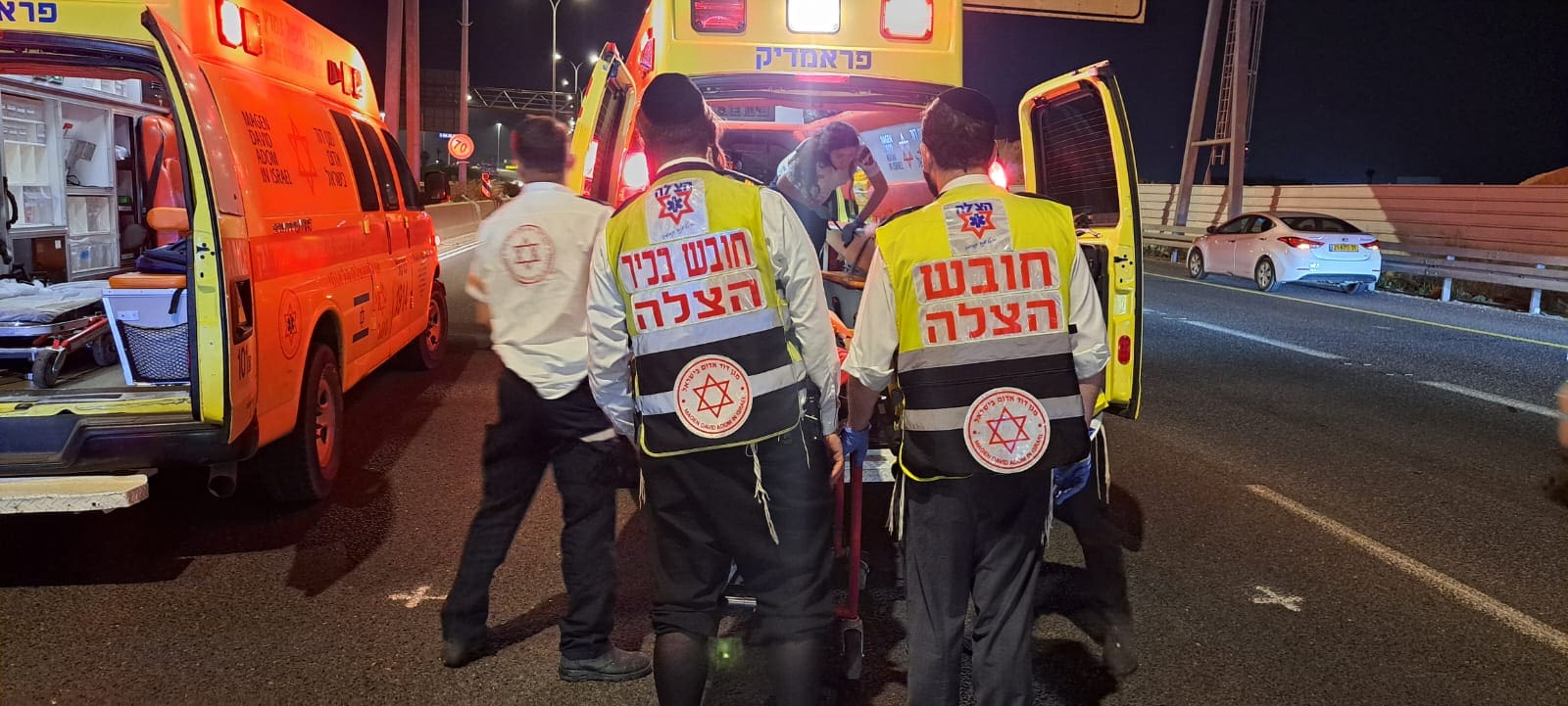 תאונת אופנוע בכביש 22: בת 15 במצב בינוני, צעיר בן 19 פצוע קל (צילום: ארגון הצלה)