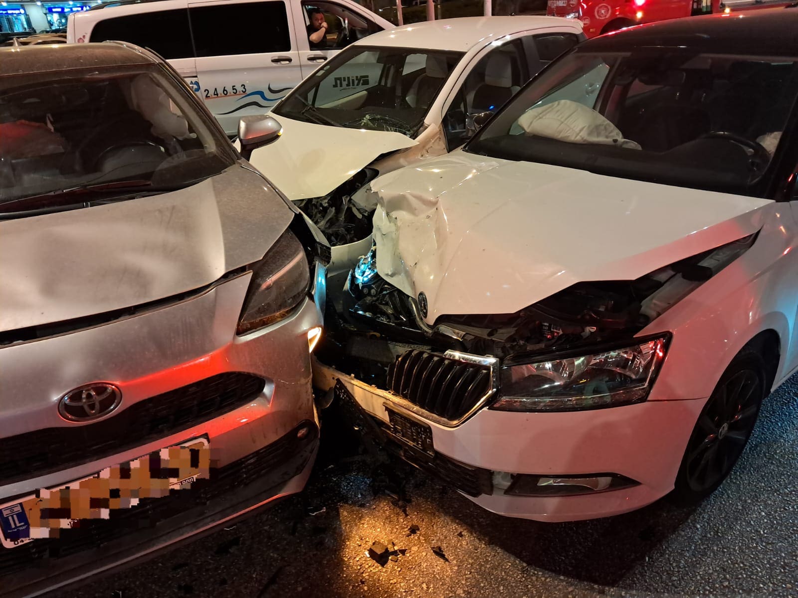 תאונה בין שלושה כלי רכב ברחוב העצמאות בחיפה 12/5/25 (צילום: כבאות והצלה)