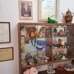 בבית רחל עזריה – תעודות ומזכרות (צילום: רחלי אורבך)