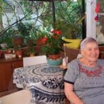 רחל עזריה – בגינתה הפורחת (צילום: רחלי אורבך)