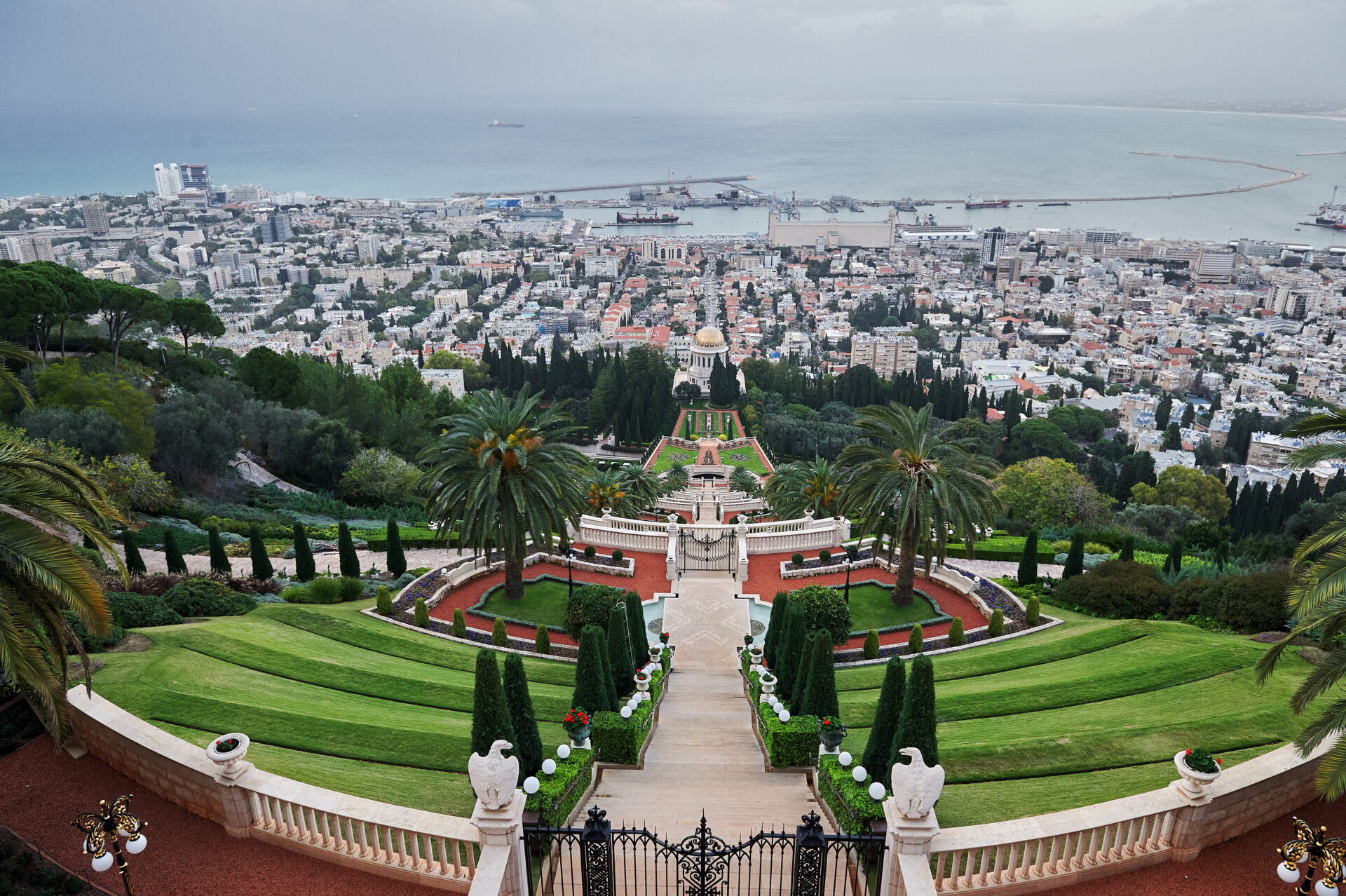 חיפה ממקדש הבהאיים (צילום :שרון לייבל)