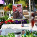 מצבתו של רס״ן אריאל בן משה בית העלמין הצבאי חיפה (צילום: שרון לייבל)
