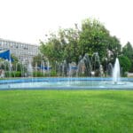 גן הזכרון ולשכת הגיוס בהדר (צילום: שרון לייבל)